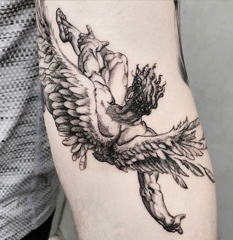 Michael Angelo Tattoo Ideas, Angel Falling Tattoo, Icarus Tattoos, Fall Of Icarus Tattoo, Falling Angel Tattoo, Angle Tattoo, Icarus Tattoo, Tattoo Perna, Fallen Angel Tattoo