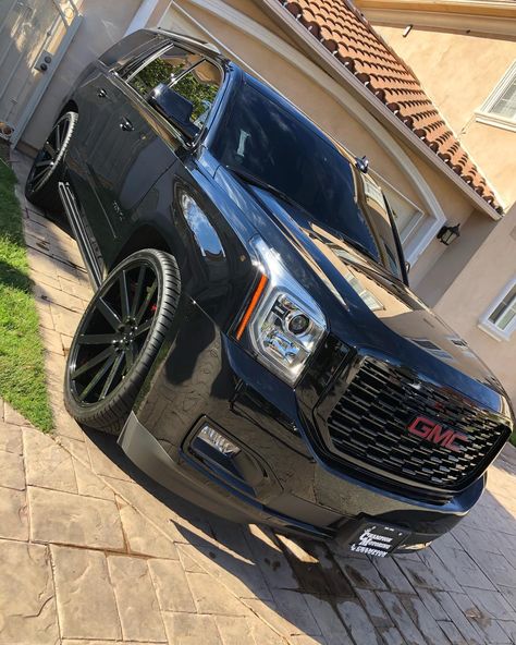 4 By 4 Car, Yukon Denali Blacked Out, Blacked Out Luxury Suv, 2021 Yukon Denali, Luxury Trucks, White Gmc Yukon Denali With Black Rims, Gmc Suv Yukon Denali, Gmc Tahoe, Denali Truck