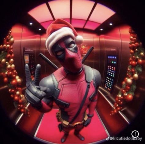 Deadpool Pfp Aesthetic, Deadpool Christmas Pfp, Deadpool Christmas Wallpaper, Deadpool Pfp Icon Aesthetic, Marvel Christmas Pfp, Deadpool Profile Picture, Profile Picture Christmas, Design Profile Picture, Christmas Deadpool