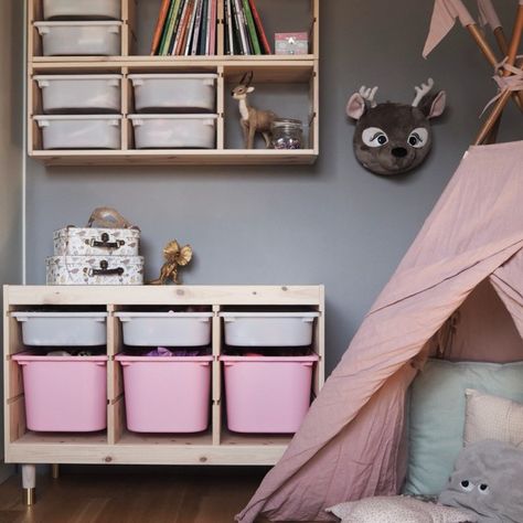 Acheter des pieds de meubles pour la série Trofast IKEA - Prettypegs Toddler Room Organization, Trofast Ikea, Casa Hobbit, Kids Rooms Inspo, Ikea Trofast, Furniture Leg, Toddler Rooms, Toddler Bedrooms, Girl Bedroom Decor