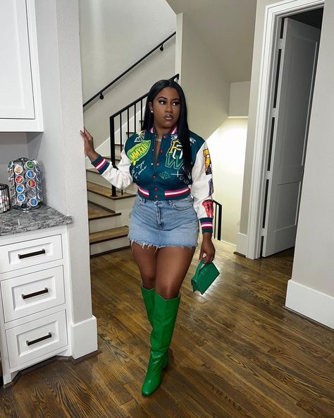 Shark Boots With Jeans, Green Boots Outfit Black Women, Red Shark Boots Outfit Black Women, Blue Knee High Boots Outfit, Shark Boots Outfit Black Women, Shark Boots Outfit, Boots Outfit Black Women, Green Boots Outfit, Usher Concert