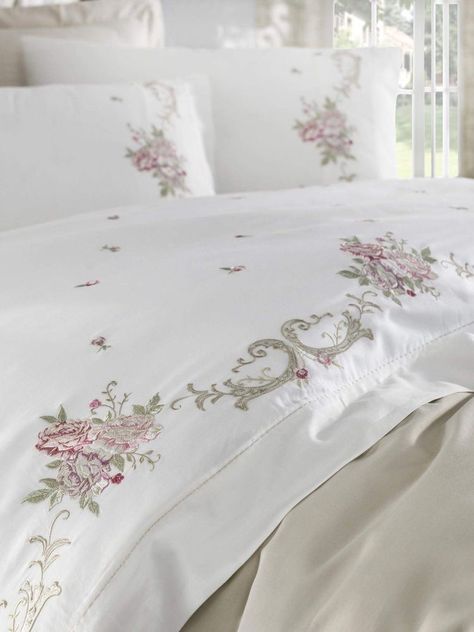 Embroider Bed Sheets, Shabby Chic Bedding Sets, Elegant Comforter Sets, Royal Bedroom Design, Embroidered Sheets, Chic Bedding Sets, Designer Bed Sheets, Royal Pattern, Embroidered Duvet Cover