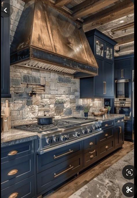 Copper Hood Kitchen, Log Cabin Kitchen Ideas, Industrial Kitchen Ideas, Farmhouse Color, Country Cottage Farmhouse, Ranch House Decor, Kitchens Design, Retirement House, Industrial Style Kitchen