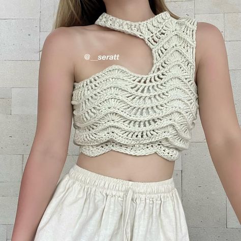 Janice’s Craft Project (@__seratt) • Instagram photos and videos Chic Crochet Top, Crochet Shirt Pattern, Advanced Crochet, Crochet Mignon, Mesh Tops, Crochet Summer Tops, Crochet Simple, Crochet Fashion Patterns, Crochet Crop