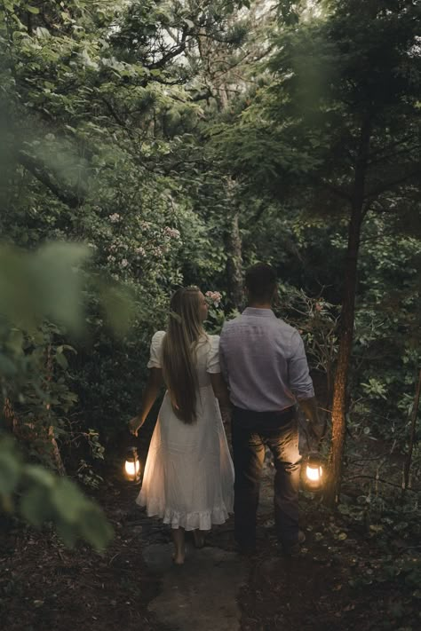 Cottagecore Couples Photoshoot, Couples Session Ideas, Outdoor Woods Engagement Photos, Unique Outdoor Engagement Photos, Woodsy Wedding Pictures, Engagement Photos Cottagecore, Fairycore Engagement Photos, Whimsical Forest Engagement Photos, Save The Date Forest Photo Ideas