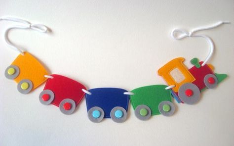 Recycling for Handmade Garlands, 15 Brilliant Home Decorating Ideas Felt Banner, Felt Books, Choo Choo Train, Fabric Garland, Felt Garland, Felt Patterns, Handmade Christmas Decorations, Felt Christmas Ornaments, Fabric Book