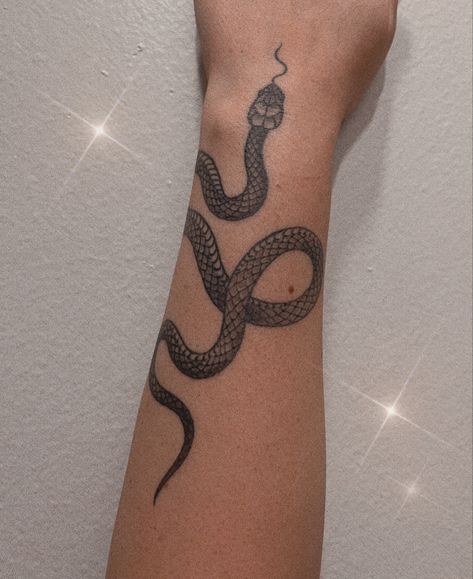 Black & white snake tattoo on forearm. Snake Going Up Arm Tattoo, Inner Arm Snake Tattoo, Open Mouth Snake Tattoo, Snake Tattoo Patchwork, Snake Tattoo Old School Black, Snake On Forearm Tattoo, Forearm Snake Tattoo Women, Snake Forearm Tattoo Women, Snake Tattoo Wrist