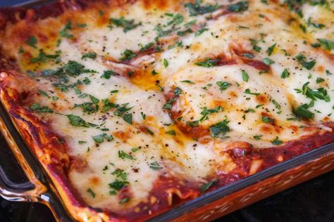 This is probably the best venison lasagna recipe ever. It's easy to make and perfect for potlucks or family gatherings. Plus, it's loaded with cheese! Deer Lasagna Recipe, Elk Lasagna Recipe, Recipes With Deer Sausage, Venison Casserole Recipes, Venison Lasagna Recipe, Venison Lasagna, Venison Meals, Venison Dishes, Venison Casserole