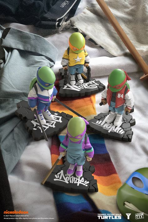 Hot Squidward, Teenage Mutant Ninja Turtles Toy, Ninja Turtle Toys, Graffiti Pictures, Yellow Guy, Toys Ideas, Toy Sculpture, Figure Art, Japanese Toys