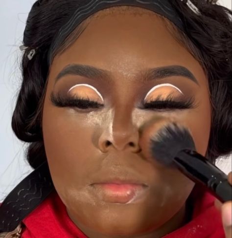 Cut Crease Eyeshadow Black Women, Nude Cut Crease Makeup, Eyeshadow Black Women, Shower Makeup, Dark Skin Makeup Tutorial, Crease Eyeshadow, Eyeshadow Black, Crease Makeup, Cut Crease Eyeshadow