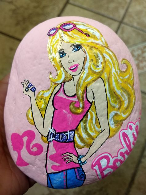 Barbie Rock Painting, Barbie Painted Rocks, Kindness Rocks, Painted Rock, Pebble Art, Rock Painting, Art Paint, Rock Art, Painted Rocks