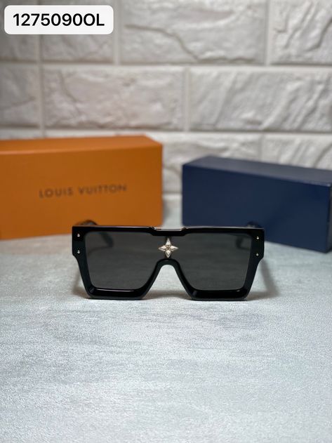 Louis Vuitton Shades, Lv Shades, Lv Sunglasses, Louis Vuitton Glasses, Kylie Jenner Look, Louis Vuitton Sunglasses, Head Gear, Memes Status, Eye Wear