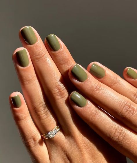 Earth Tone Nails Designs Short, Sedona Nails, Short Olive Green Nails, Nails For Autumn, Round Square Nails, Old Money Nails, Autumn Fall Aesthetic, Olive Nails, Money Nails