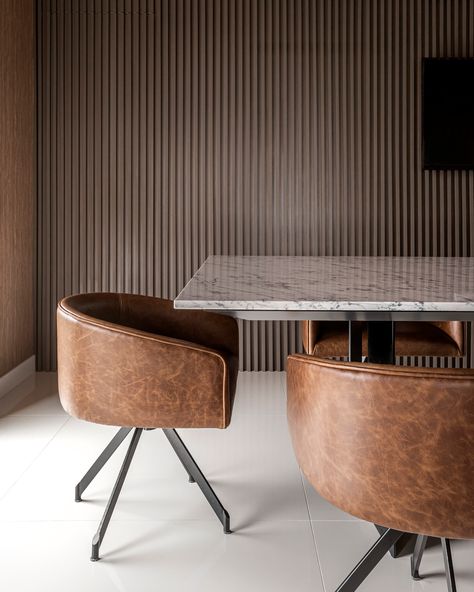 Meeting Room Hotel, Vintage Office Chair, Conference Room Chairs, Executive Room, Look Office, Modern Office Design, Luxury Office, Modern Office Chair, Office Seating