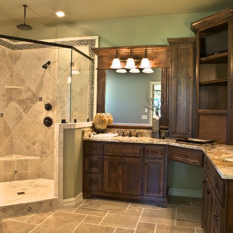 Knotty Alder Cabinets Bathroom Design Ideas, Pictures, Remodel and Decor L Shaped Bathroom, Amazing Master Bathrooms, Bathroom Projects, Traditional Bathroom Designs, Decor Ikea, Master Bath Remodel, Bathroom Remodel Shower, Corner Shower, Bad Design