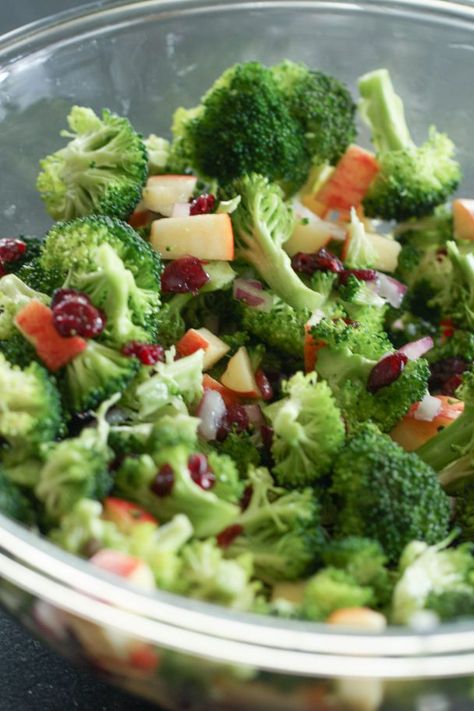 Broccoli Salad No Mayo, Vegetarian Broccoli Salad, Best Broccoli Salad Recipe, Easy Broccoli Salad, Healthy Broccoli Salad, Salad Appetizer Cups, Healthy Broccoli, Easy Pasta Salad Recipe, Broccoli Salad Recipe