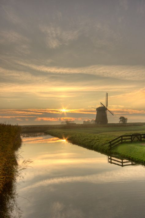 Windmill Water, Holland Windmills, Old Windmills, Dutch Windmills, Water Tower, Land Scape, Beautiful Landscapes, Wonders Of The World, The Netherlands