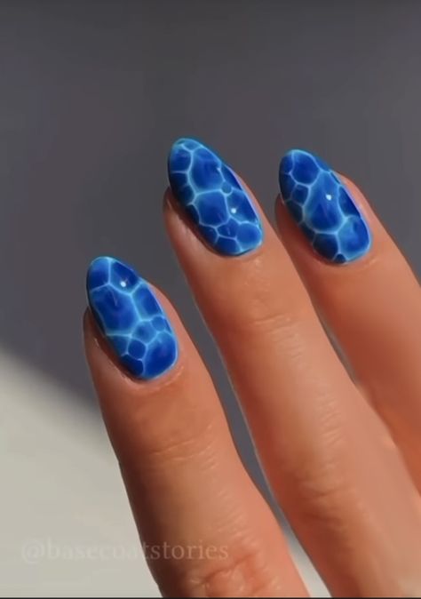 Wave Nails Design Simple, Pool Water Nails Design, Majorca Nails, Water Design Nails, Water Blue Nails, 2 Colour Nails, Swimming Pool Nails, Pool Nails Designs, Nail Art Waves