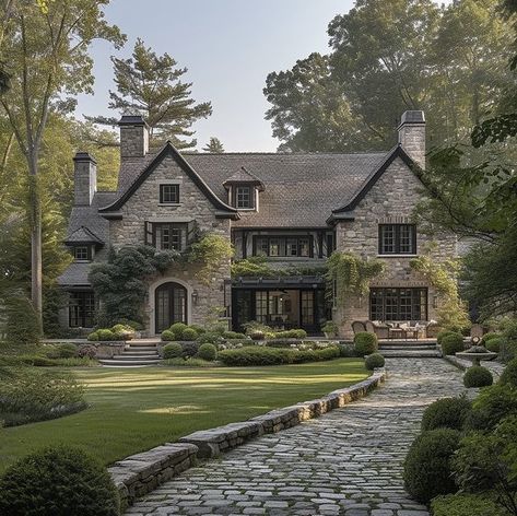 Traditional Stone House, Pride And Prejudice House, Big House Aesthetic, Big Cottage House, French Chateau Exterior, Bennett Aesthetic, Big Cottage, Dream House Aesthetic, Dream Life House