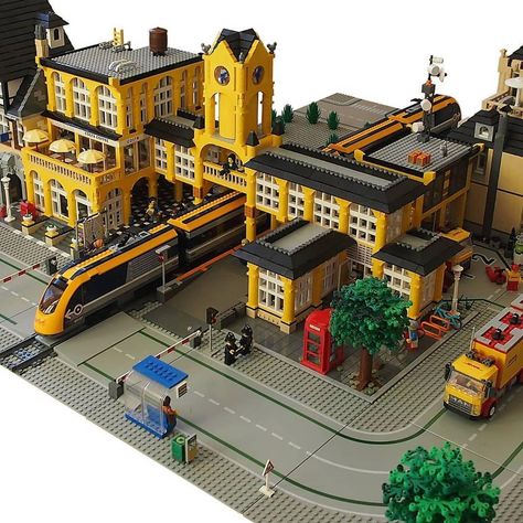 ~ Lego MOCs City ~ Train station by @ryanjamestaggart Lego Cityscape, Lego Train Station, Lego Station, Lego City Train, Lego Train Tracks, Art Carton, Lego Houses, Lego Village, Lego Techniques