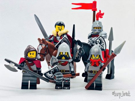 Knight Falcon - Lego Lego Medieval Minifigures, Lego Figbarf, Lego Falcon, Castle Guard, Lego Kingdoms, Medieval Lego, Lego Dnd, Lego Figurine, Black Falcon