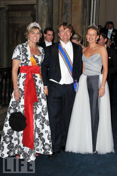 .         Mabel van Oranje on her wedding day, April 24, 2004, in a  Viktor and Rolf    duchessse satin gown created for her by the Dutch ... Sweden Wedding, Royal Gala, The Hague Netherlands, Gala Gowns, House Of Orange, Victoria Of Sweden, Princess Victoria Of Sweden, Prince Daniel, Dutch Royalty