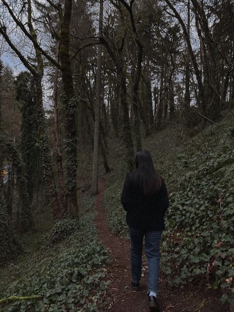 Dark Washington Aesthetic, Washington Aesthetic Outfits, Dark Pnw Aesthetic, Pnw House Aesthetic, Washington Hiking Aesthetic, Oregon Girl Aesthetic, Dark Granola Aesthetic, Pnw Core, Washington State Aesthetic