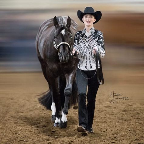 GoHorseShow | Five Unwritten Rules of Showmanship - GoHorseShow Horse Showmanship Outfits, In Hand Horse Show, Aqha Showmanship, Horse Showmanship, Showmanship Patterns, Western Pleasure Outfit, Showmanship Outfit, Horse Education, Fancy Coat