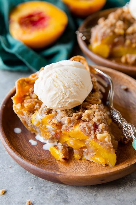 Fireball Whiskey Recipes, Peach Crumble Pie, Easy Peach Pie, Brown Sugar Peaches, Peach Pie Recipes, Whiskey Recipes, Peach Crumble, Pie Crumble, Sally's Baking