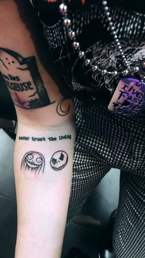 Sally Flash Tattoo, Jack And Sally Tattoo Small, Jack And Sally Tattoo Couple, Jack And Sally Tattoo, Sally Tattoo, Jack Y Sally, Halloween Jack, Jack And Sally, Tattoos Ideas