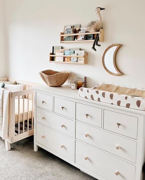 Compactum Nursery, Nursery Changing Station, Serene Nursery, Toddler Nursery, Baby Changing Station, Toddler Bedroom, School Creative, Baby Boy Room Nursery, Bassinet Sheets