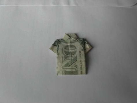 Dollar Bill Shirt Cool Teen Gifts, Dollar Folding, Dollar Bill Shirt, Dollar Gifts, Shirt Origami, Tiny Shirts, Money Folding, Origami Shirt, Folding Tips