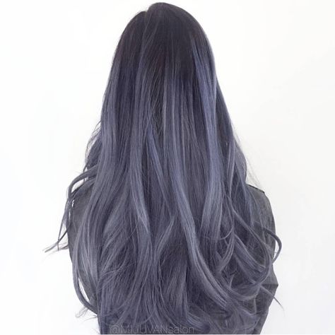 Ash blue💙  Tip of the day, to keep the color as long as possible. you don't have to wash your everyday. Perhaps every other day or only when your hair is soiled/dirty. Turquoise Hair Ombre, Ulzzang Hair, Blue Ombre Hair, Korean Hair Color, Brown Ombre Hair, Ombre Hair Blonde, Hair Color Streaks, Ombre Hair Color, Hair Dye Colors