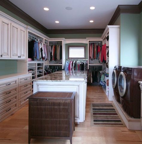 Walk In Closet With Laundry, Closet And Bathroom Combo, Walking Closet Ideas, Closet With Laundry, Scandinavian Laundry Room, Master Walk In Closet, Master Closet Design, Family Closet, Small Laundry Room Organization