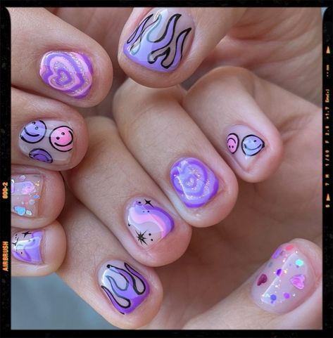 Pink Alien Nails, Purple Smiley Face Nails, Kid Nail Designs Cute, Nails For 9 Yrs Old, Indie Nail Ideas, Kid Nail Ideas, Little Kid Nails, Kid Nail Designs, Kids Nails Cute Simple