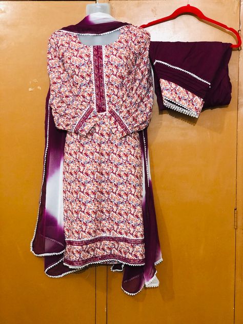 Design Of Arms Of Suits, Cotton Punjabi Suits Designs, Cotton Suits Design Latest, Laces Designs, Tie N Dye, Mohri Design, Lace Designs On Suits, Long Frocks For Girls, Dress Designs For Stitching