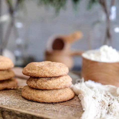 Crispy Snickerdoodle Cookies (Germany) Desserts Around The World, Pumpkin Snickerdoodles, Best Christmas Desserts, Caramel Bits, Snickerdoodle Recipe, Food Cookies, Snickerdoodle Cookies, Soft Cookie, Food Words