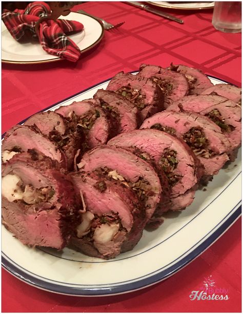 Lobster Stuffed Beef Tenderloin, Stuffed Beef Tenderloin, Chateaubriand Recipe, Beef Tenderloin Recipe, Béarnaise Sauce, Stuffed Beef, Beef Loin, Steak Rolls, Beef Tenderloin Recipes