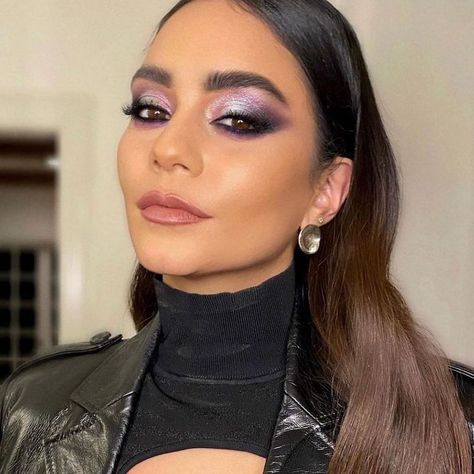 Cool Eye Looks, Plum Eyeshadow Looks, Vanessa Hudgens Makeup, Makeup Ideas For Wedding Guest, Eyeshadow Looks For Hooded Eyes, Looks For Hooded Eyes, Wet Eyeshadow, Makeup Ideas For Wedding, Glowy Skin Makeup