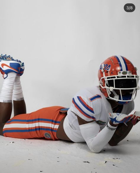 Media Day Poses Football, Football Media Day Poses, Football Media Day, Football Senior Photos, Uf Football, Media Day Poses, Football Hits, College Football Uniforms, Football Drip