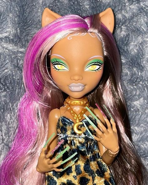 Aesthetic Monster, Monster High Clawdeen Wolf, Monster High Clawdeen, Doll Customs, Doll Customization, High Characters, Clawdeen Wolf, Monster High Custom, Monster High Repaint