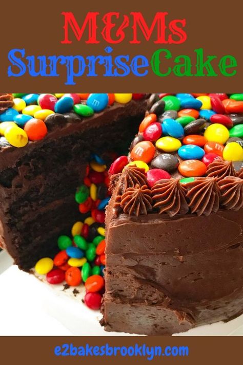 How To Make A Cake With Candy Inside, Surprise Cake Inside Candy, Birthday For Him Ideas, Birthday Deserts, Candy Filled Cake, Surprise Inside Cake, Kitkat Cake, Inside Cake, Mystery Parties