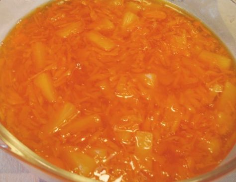 This was one of my favourite jello based salads that my grandmother used to make and it’s a fun recipe that you can let the kids get involved in too. I have seen this done with raisins added… Carrot Jello Salad, Jello Cheesecake, Pineapple Jello, Carrot Salad Recipes, Orange Jello, Crunchy Salad, Jello Salad, Jello Recipes, Carrot Salad