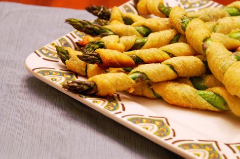 Asparagus Rolls, Rolls Food, Spring Appetizers, Wrapped Asparagus, Crescent Roll Recipes, Tasty Kitchen, Crescent Roll, Crescent Rolls, Om Nom