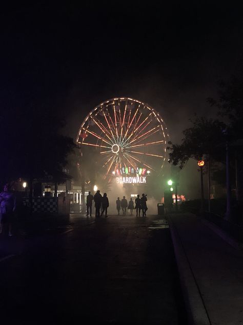 Fright Fest Aesthetic, Ellery Corcoran, Fright Fest Six Flags, Six Flags Aesthetic, Six Flags Fright Fest, Haunted House Stories, Fright Fest, Halloween Date, Weird Photography