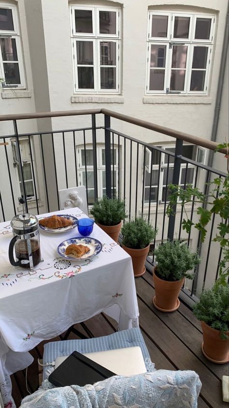 Minimalist Apartment Plants, Coffee On Balcony Aesthetic, Flat With Balcony, Breakfast On Balcony Aesthetic, Denmark Apartment Copenhagen, Summer Balcony Aesthetic, Flat Aesthetic Minimalist, Scandinavian Apartment Aesthetic, Copenhagen Style Apartment