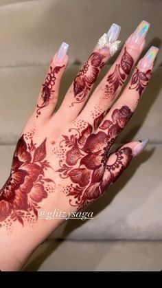 Mehendi Tattoos, Ivana Santacruz, Cute Henna Designs, Cute Henna Tattoos, Henna Style Tattoos, Jagua Henna, Red Henna, Arabic Henna Designs, Henna Nails