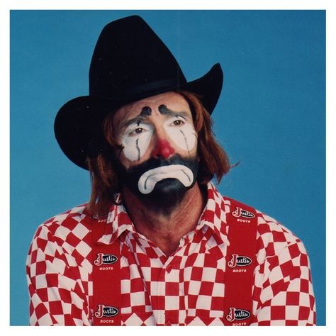 Clowns Reference, Rodeo Pictures, Rodeo Clown, Country Man, Western Pleasure Horses, Clown Halloween Costumes, Barrel Racing Saddles, Pierrot Clown, American Cowboy