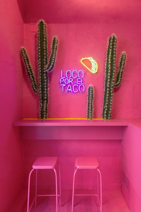 Mexican Pink House, Taqueria Design, Foodtrucks Ideas, Mexican Restaurant Decor, Mexico Pictures, 2022 Picture, Coin Café, Palermo Italy, Taco Shop