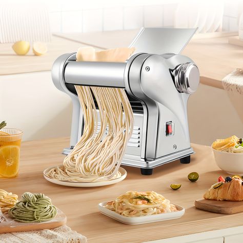 Pasta Making Machine, Round Pasta, Pasta Maker Machine, Noodle Machine, Pasta Making, How To Make Spaghetti, Pasta Casera, Pasta Roller, Noodle Maker